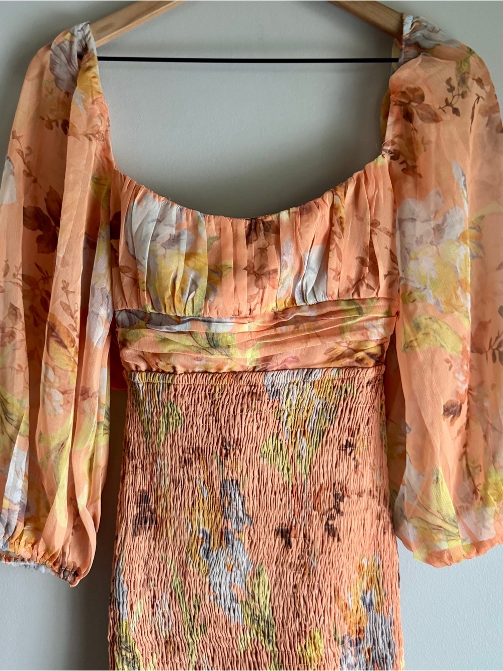 Selfie Leslie Joie Puff Sleeve Shirred Mini Dress Floral Print Apricot Size XS - Picture 5 of 9